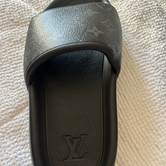 Louis Vuitton Slides Black! Perfect Condition! - Picture 7 of 11